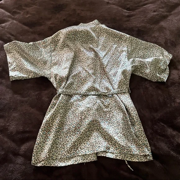 Beauti Control Robe - Picture 5 of 5